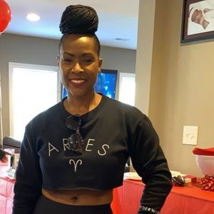 Meet your Posher, Adrianne